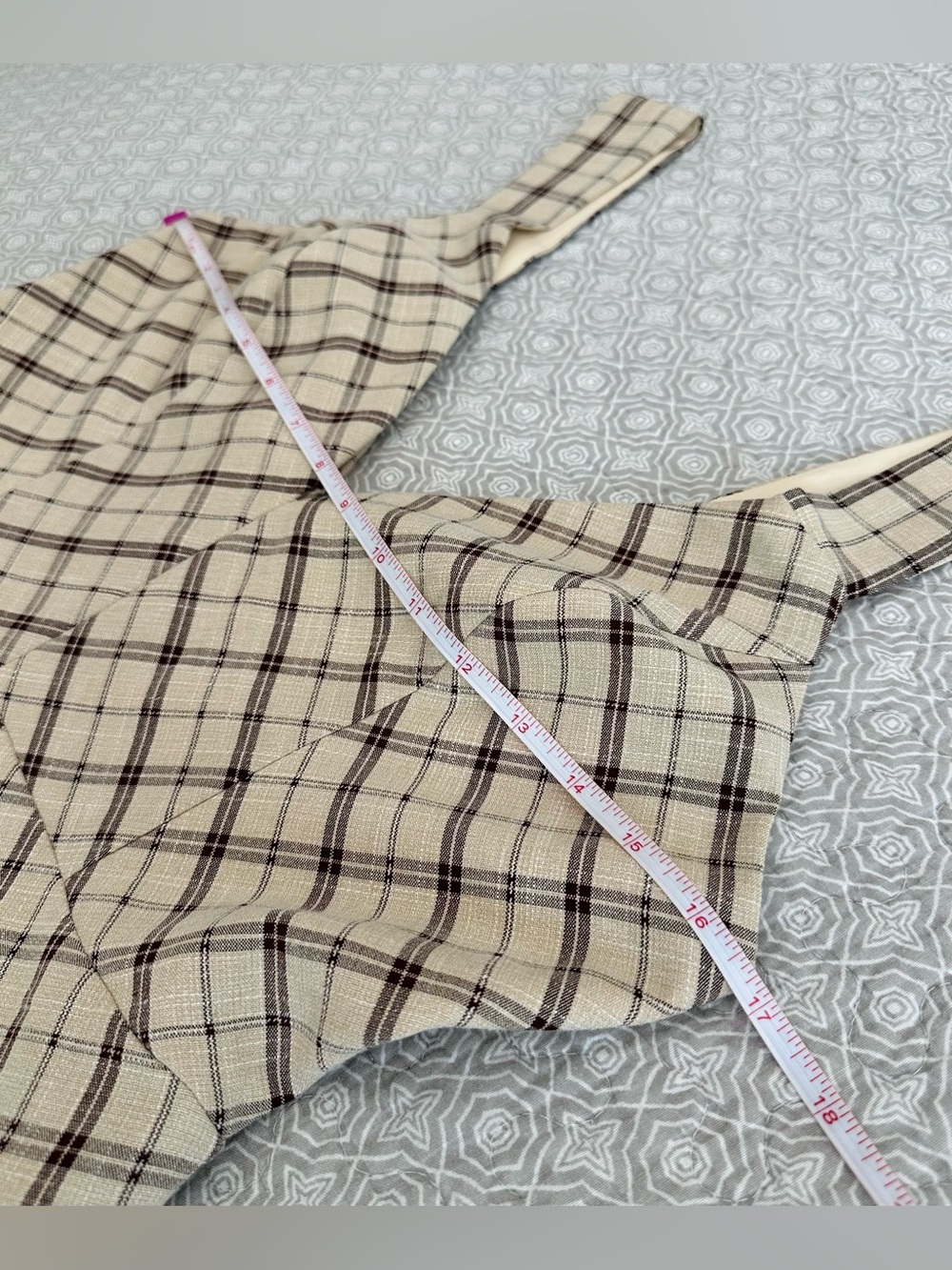 Lulu’s Uptown Affection Beige Plaid A-Line Midi Dress with Pockets Size L - Picture 10 of 16